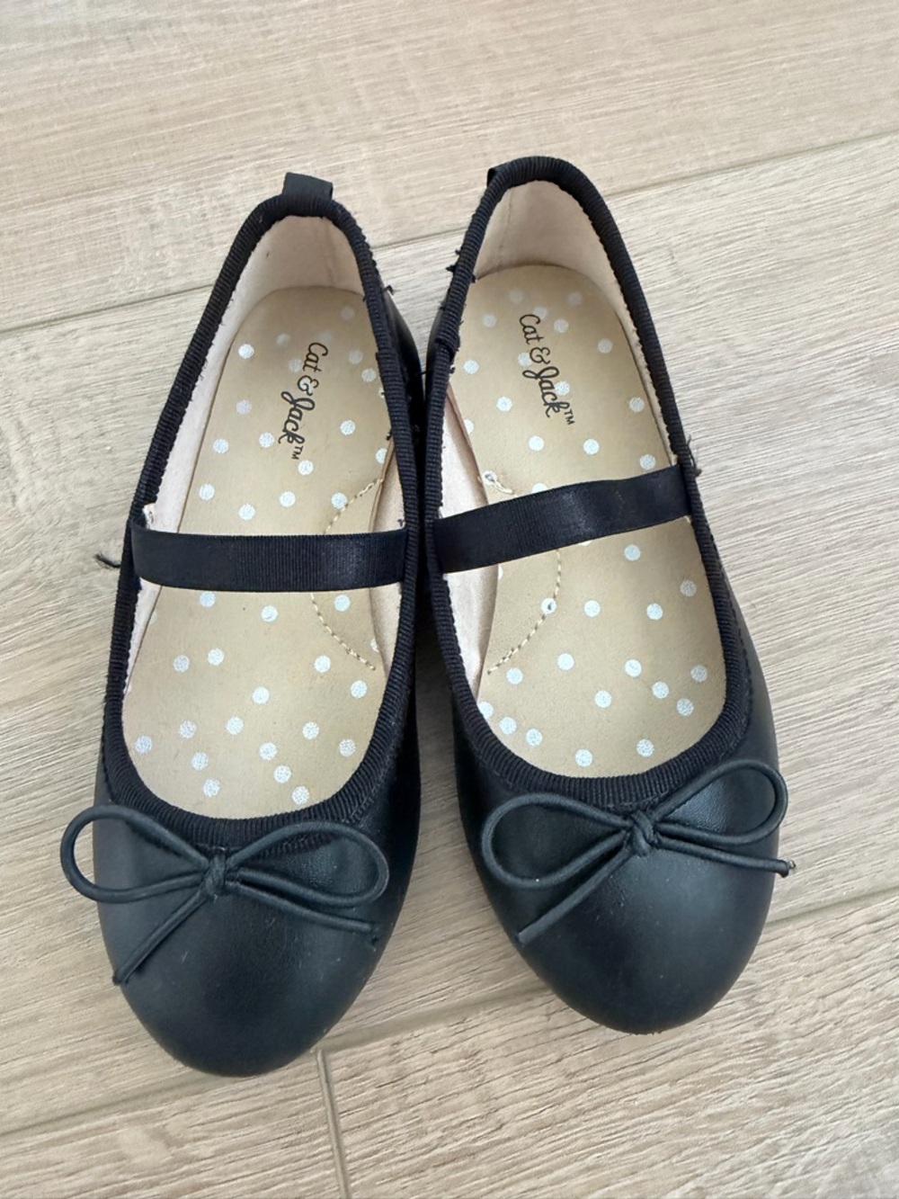 Cat & Jack Black Girls' Mary Jane Bow Flats